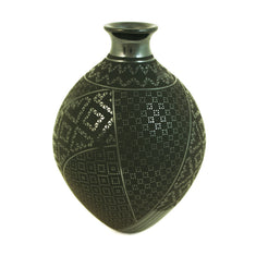 Tati Ortiz: Black on Black Olla | Sandia Folk