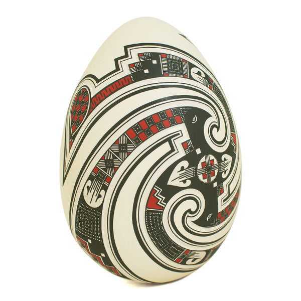 Tavo Silveira: Egg-shaped Olla