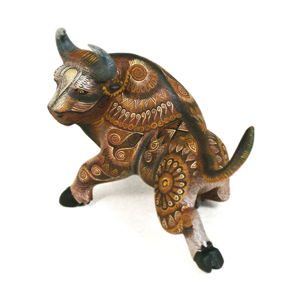 Raymundo & Catalina Fabian: Impressive Miniature Bull