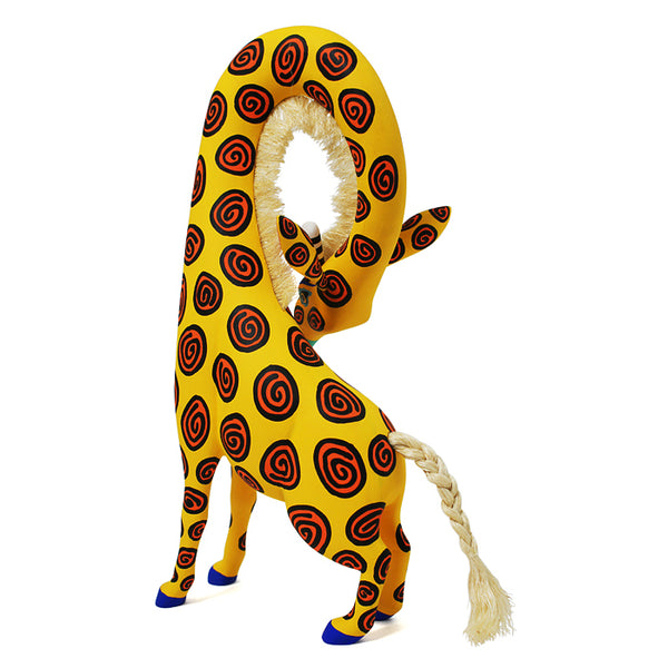 Luis Pablo: Spectacular Giraffe