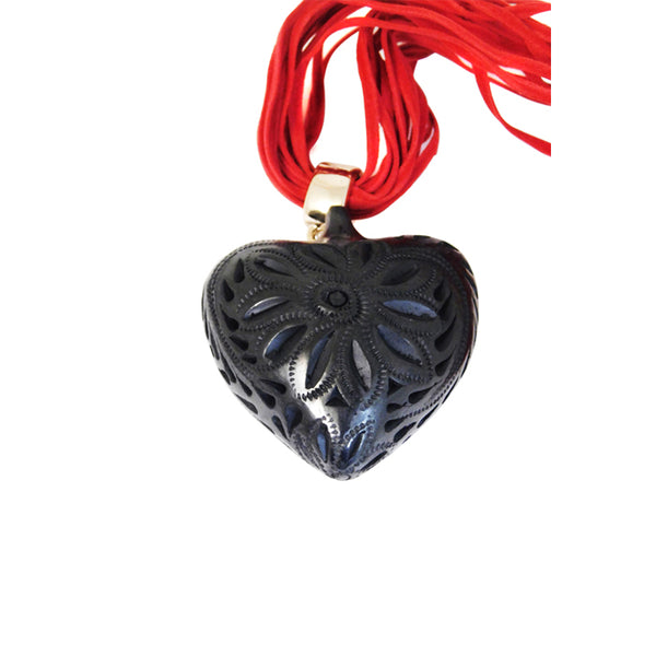 Barro Negro: Flowers Heart Pendant