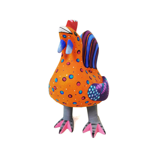 Hedilberto Olivera: Little Hen Woodcarving Art