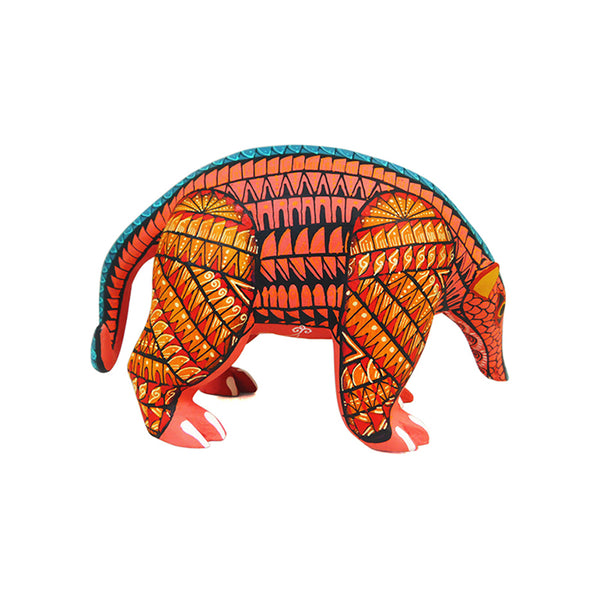 Esteban Hernandez: Anteater Woodcarving