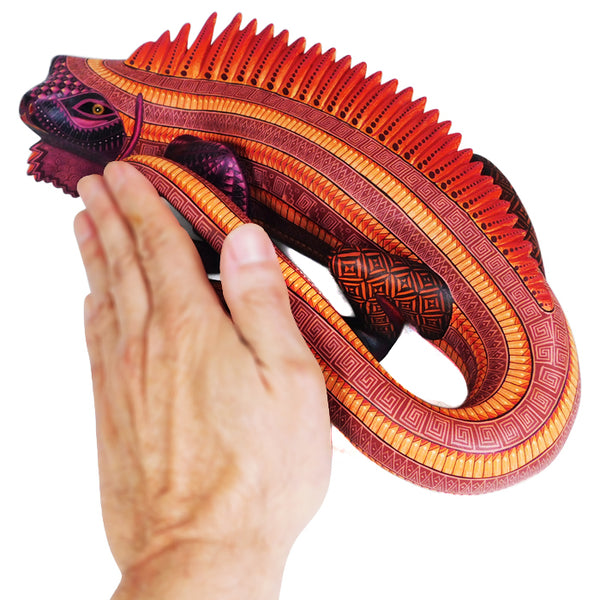 Isabel Fabian: Impressive Iguana Sculpture