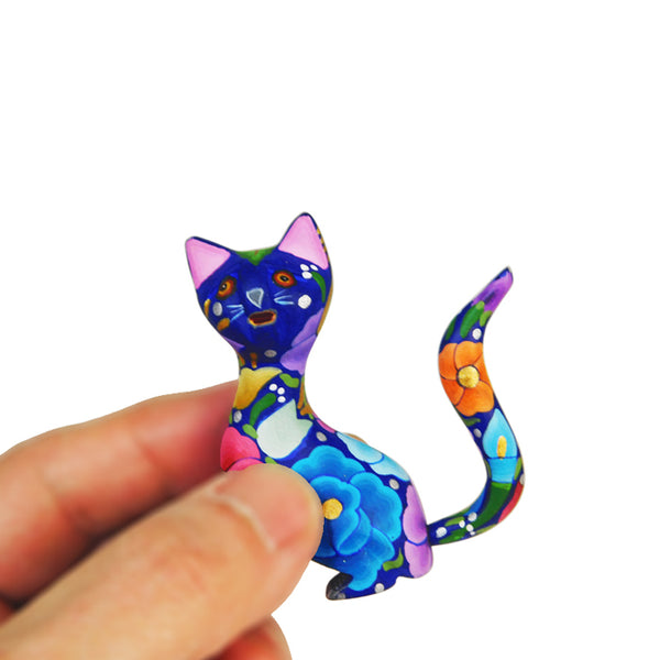 Javier Jimenez: Miniature Flower Cat  Woodcarving