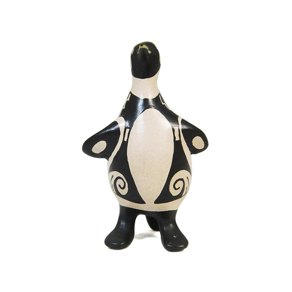 Jerardo Tena: Micro Miniature Penguin Sculptures