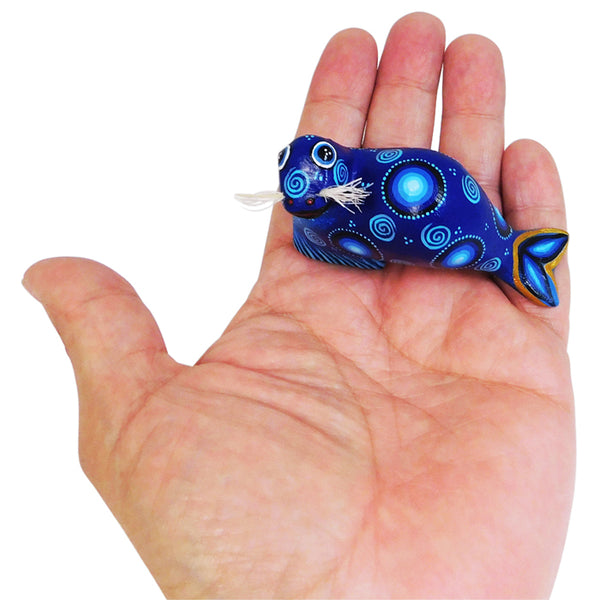 Jorge Cruz: Miniature Seal Blue