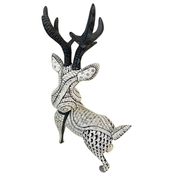 Jose Fabian: Exquisite Deer Woodcarving