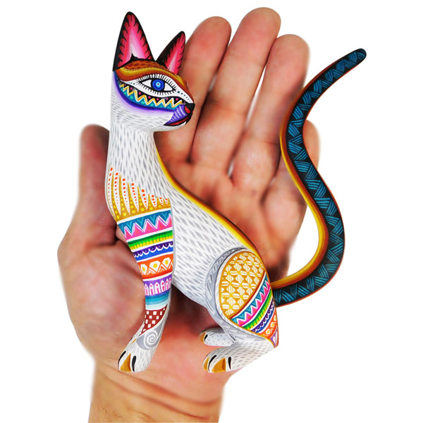 Julia Fuentes: Little Cat Woodcarving