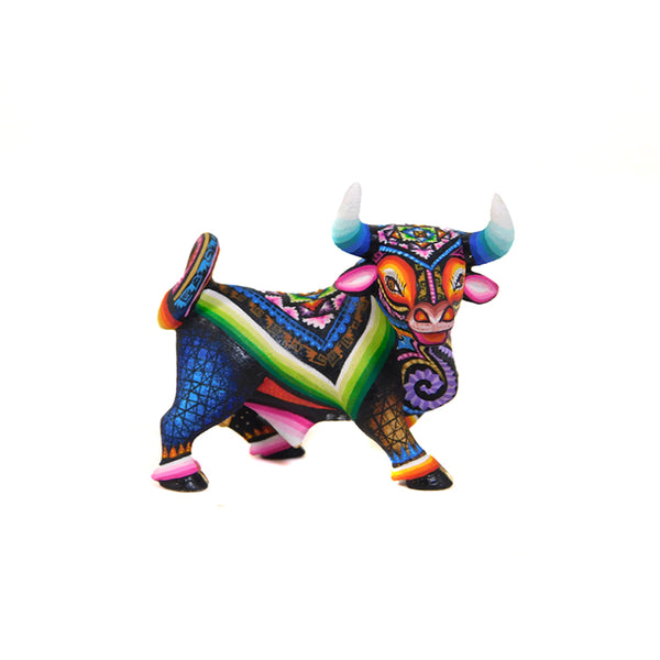 Lucero Fuentes: Micro Miniature Bull