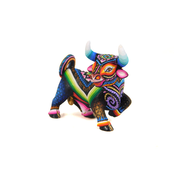 Lucero Fuentes: Micro Miniature Bull