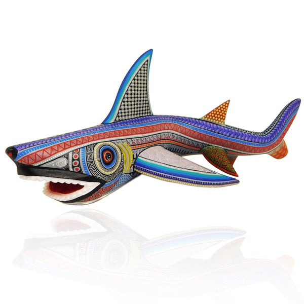 Pablo & Lucy Mendez: Stunning Shark Woodcarving Art