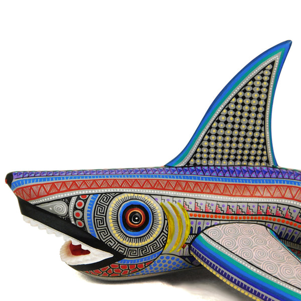 Pablo & Lucy Mendez: Stunning Shark Woodcarving Art