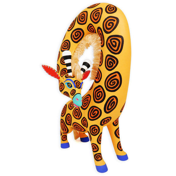 Luis Pablo: Impressive Giraffe Woodcarving