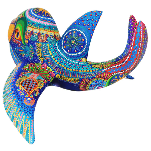 Luis Sosa: Spectacular Whale Woodcarving