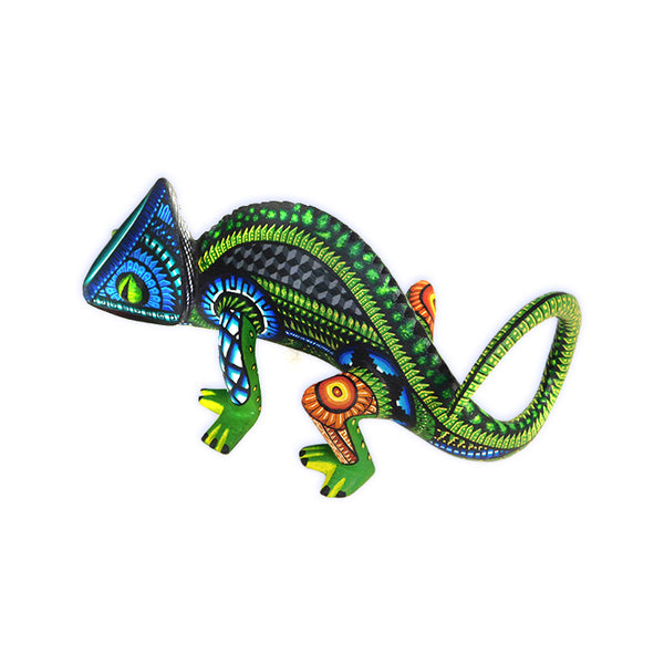 Job Luna: Chameleon Woodcarving