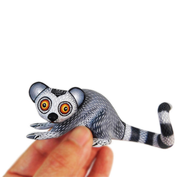 Magaly Fuentes & Jose Calvo: Miniature Lemur Sculpture