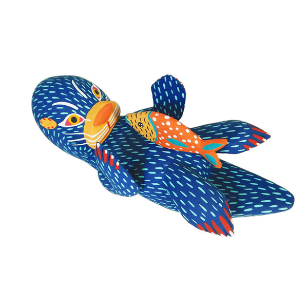 Moises Jïmenez: Otter with Fish  Woodcarving