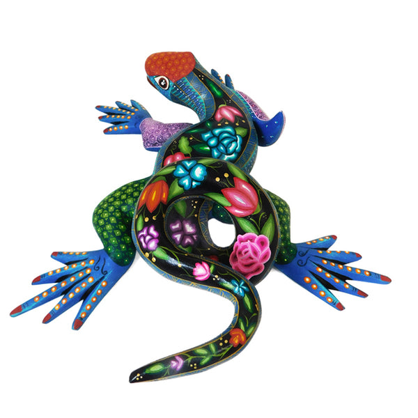 Nayeli Cruz: Tehuana Lizard Woodcarving