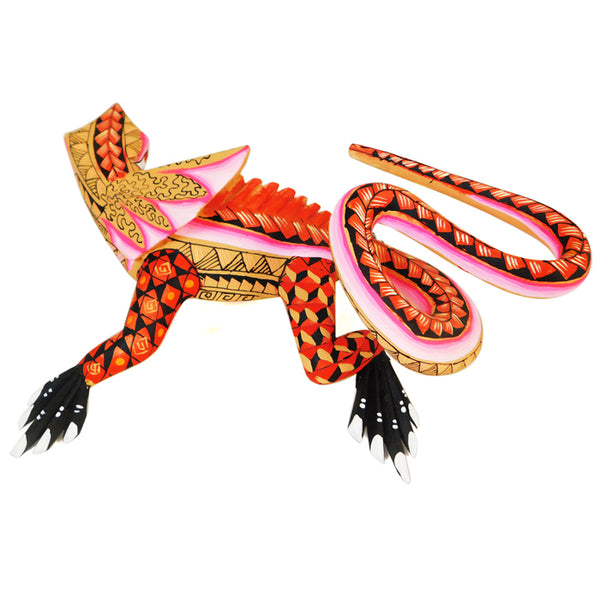 Oscar Carrillo: Lizard Woodcarving