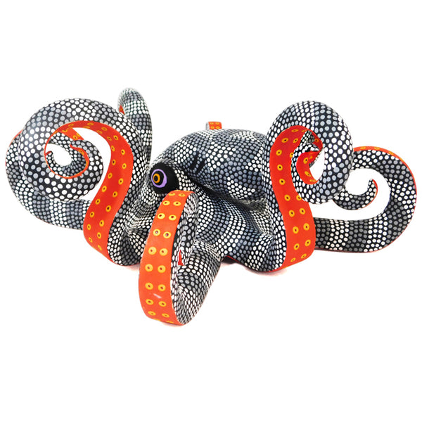 Saul Aragon: Octopus Woodcarving