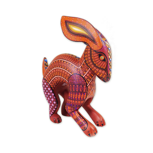 Tinta Divina Sergio Mendez: Rabbit Woodcarving