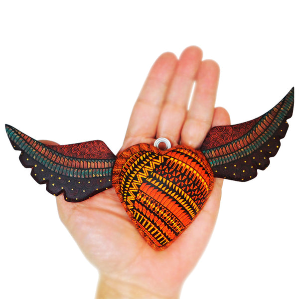 Tinta Divina Studio: Little Wing Heart Woodcarving